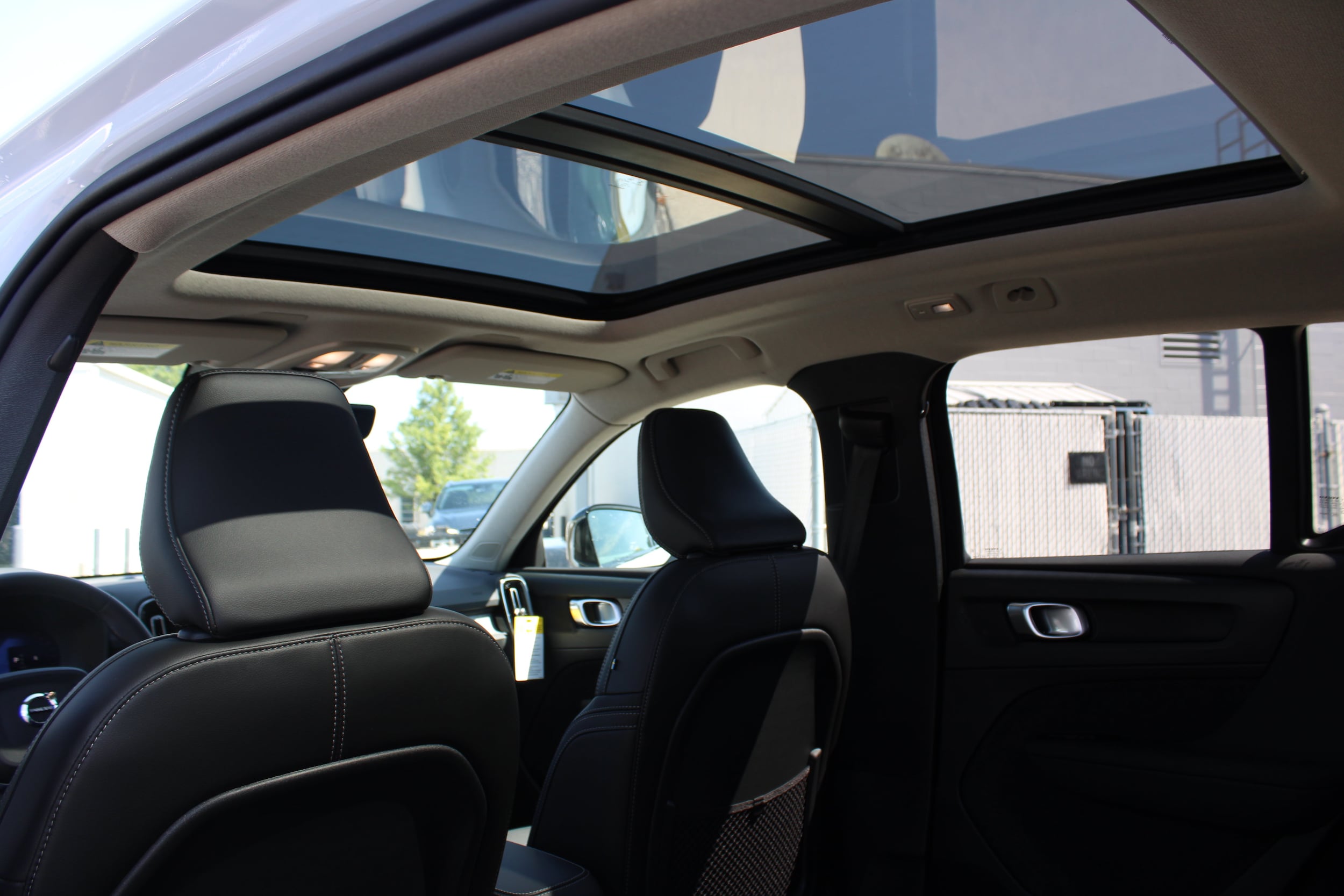 2026 Volvo XC40 Plus - Photo 29