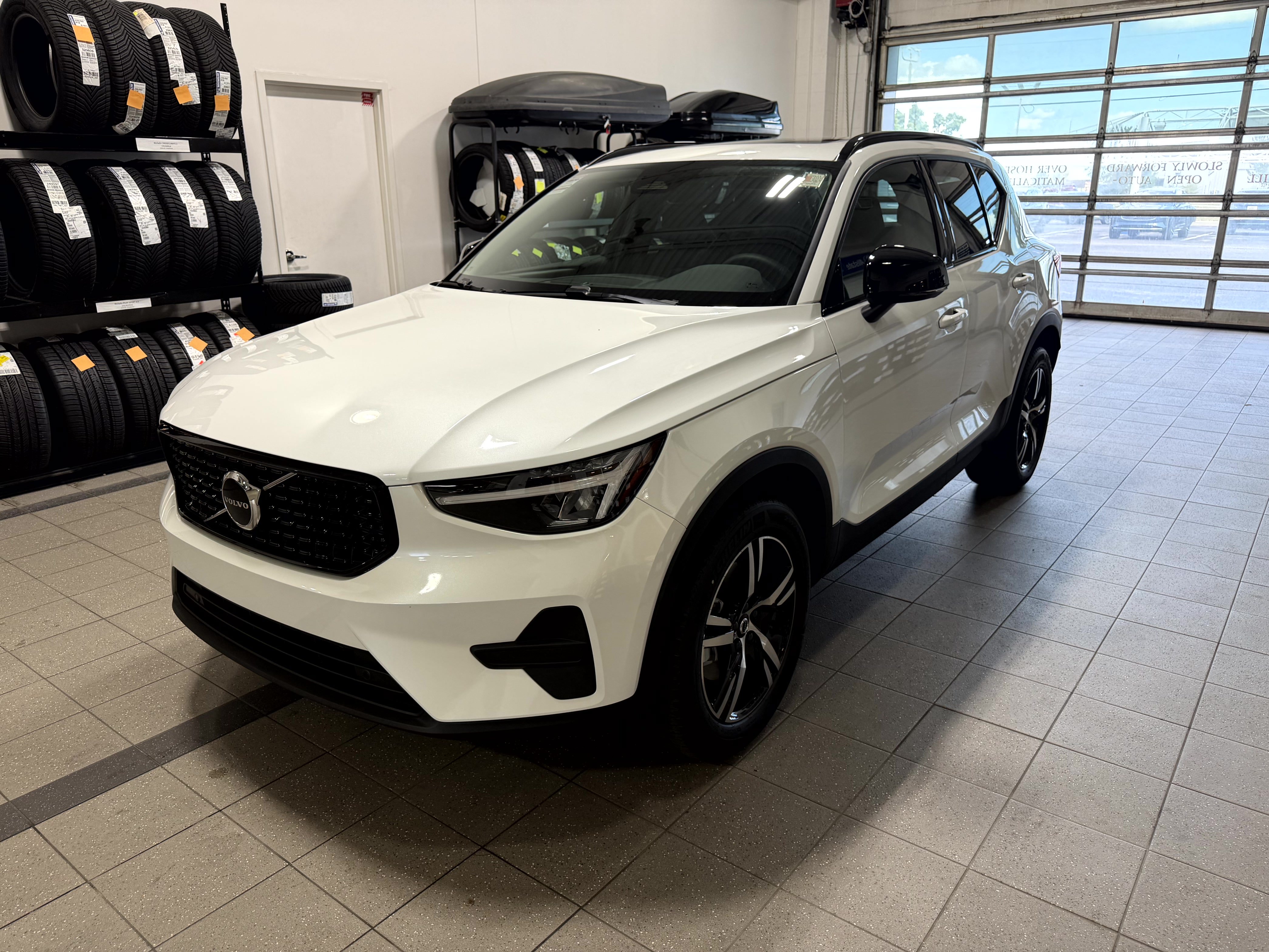 New 2026 Volvo XC40 B5 Core SUV
