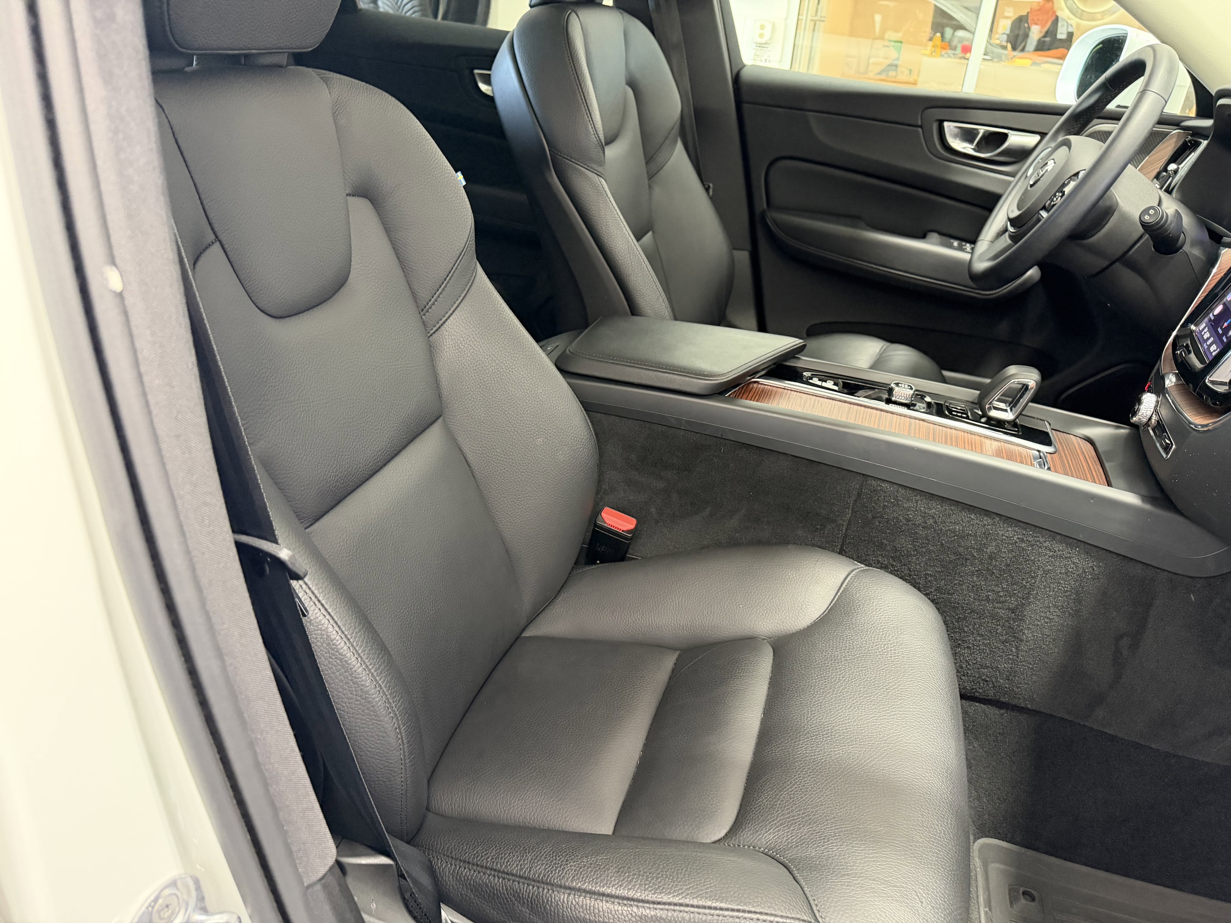 2023 Volvo XC60 Plus - Photo 25