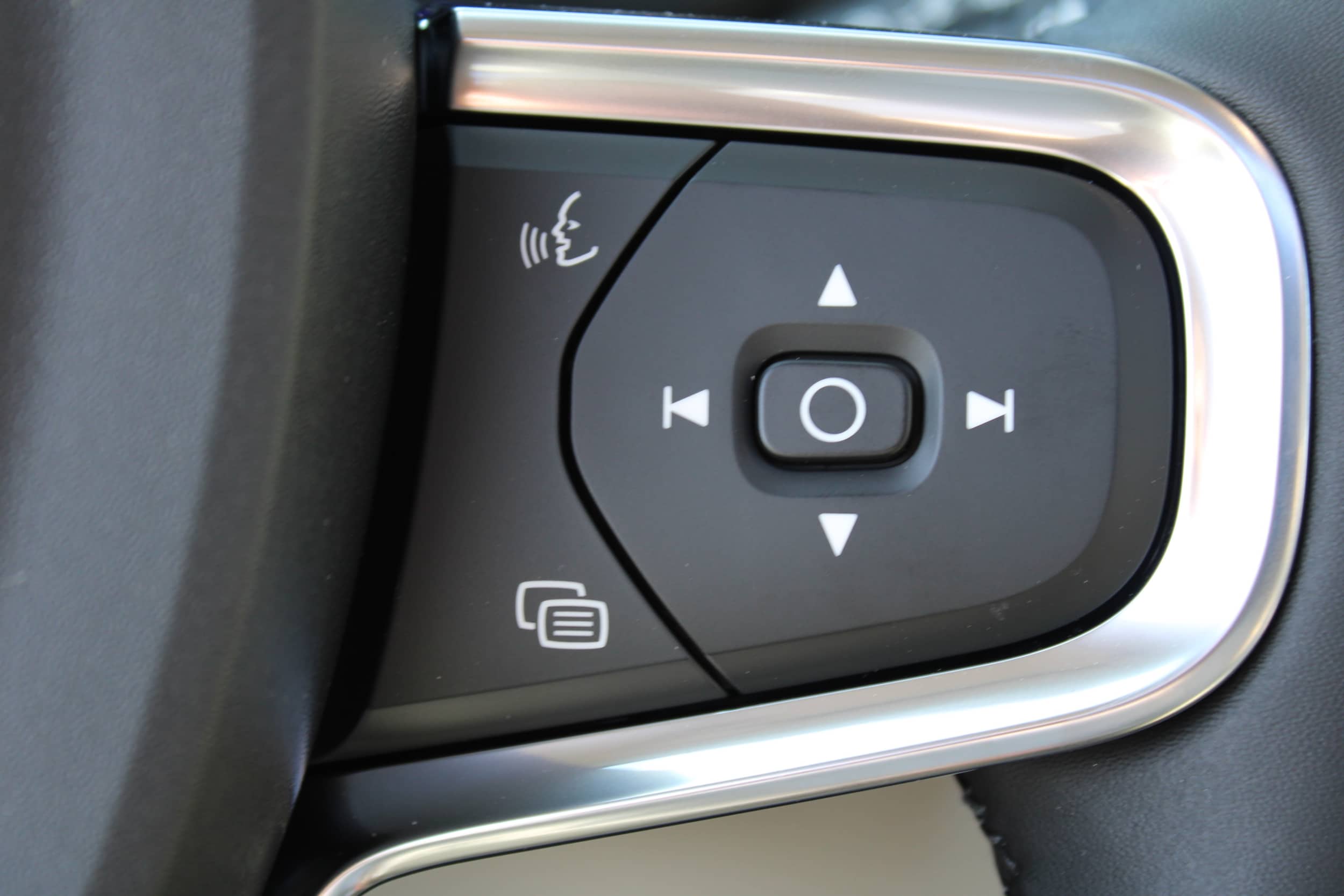 2026 Volvo XC40 Ultra - Photo 22