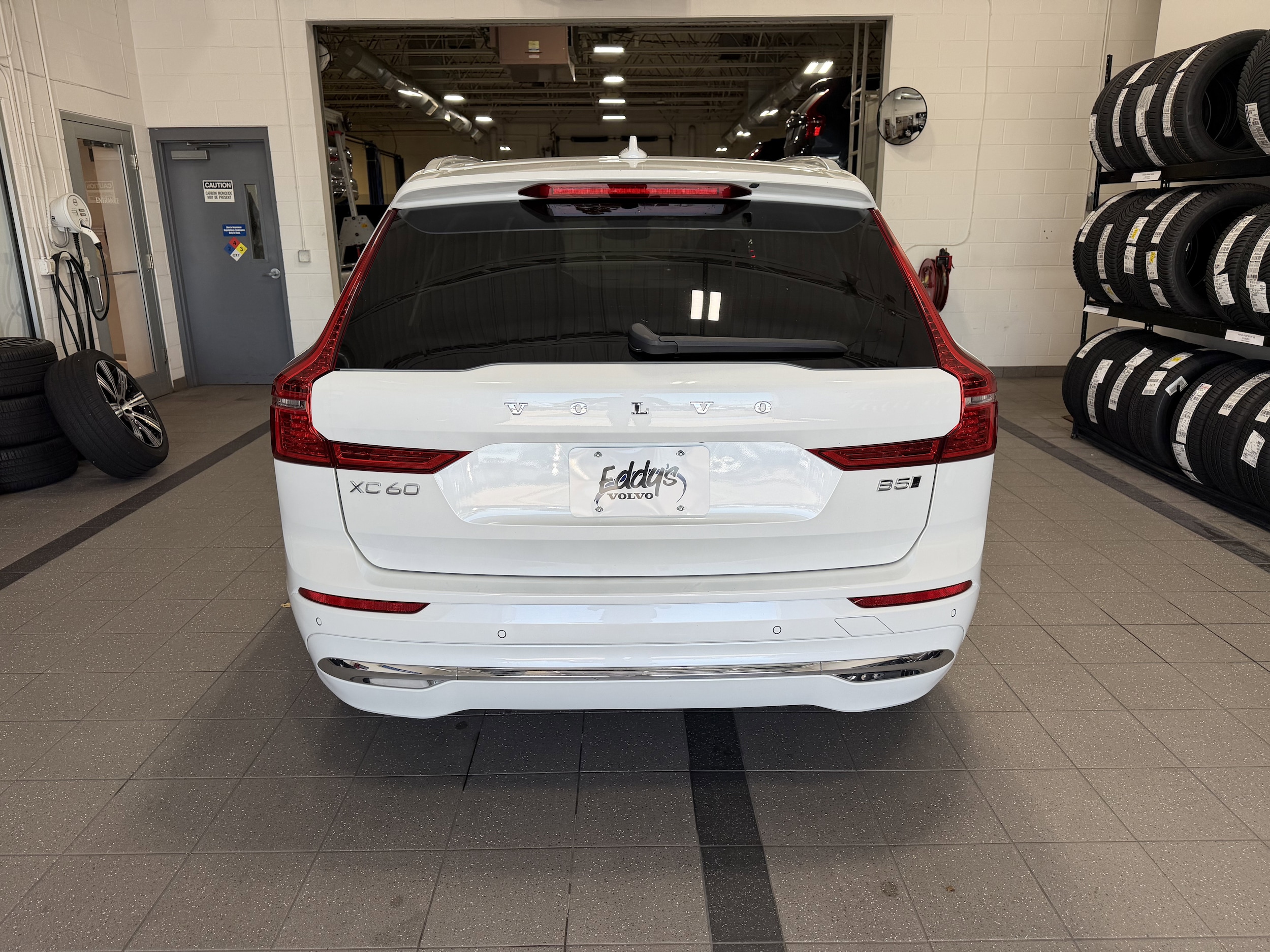 2023 Volvo XC60 Plus - Photo 8