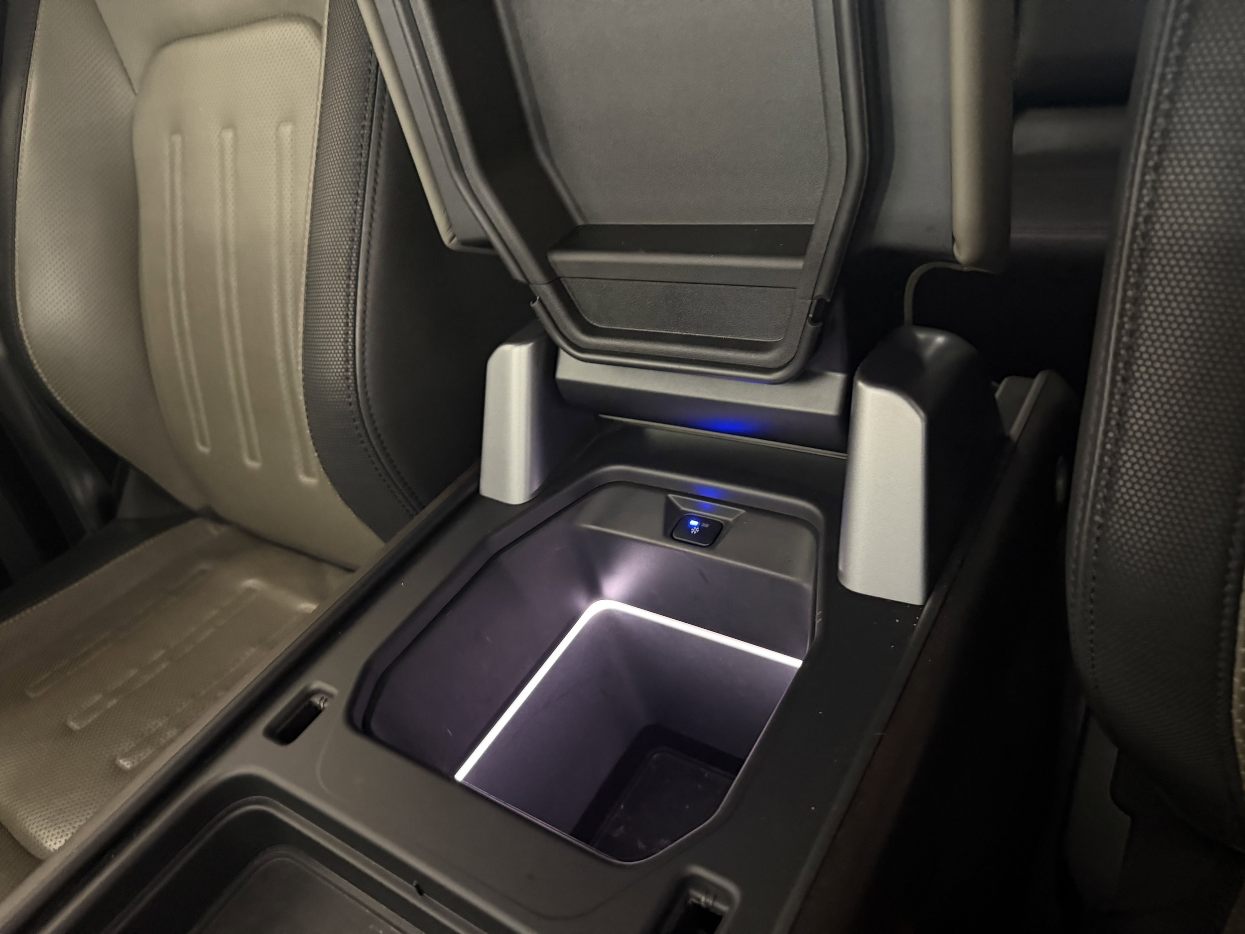2022 Land Rover Defender X-Dynamic HSE - Photo 23