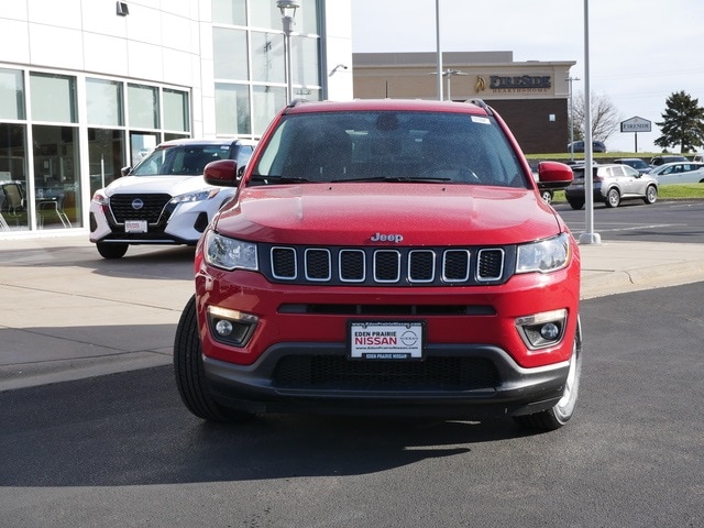 Used 2018 Jeep Compass Latitude with VIN 3C4NJDBB0JT492753 for sale in Eden Prairie, Minnesota