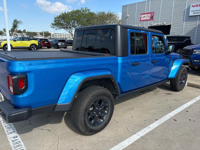 2023 Jeep Gladiator Willys photo 2