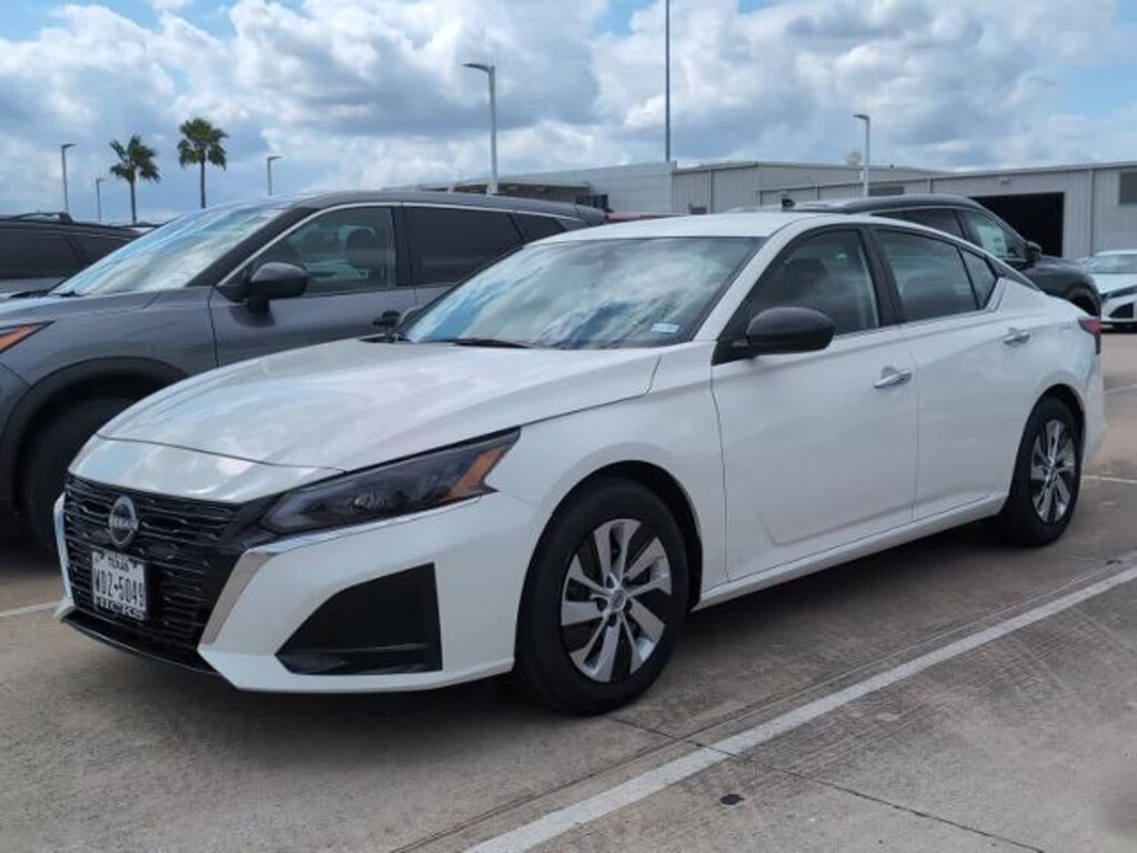 Certified 2025 Nissan Altima S