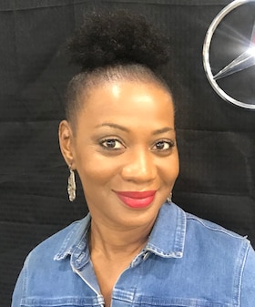 Staff member Wanda Jackson from ID_f24ff19eb8a8