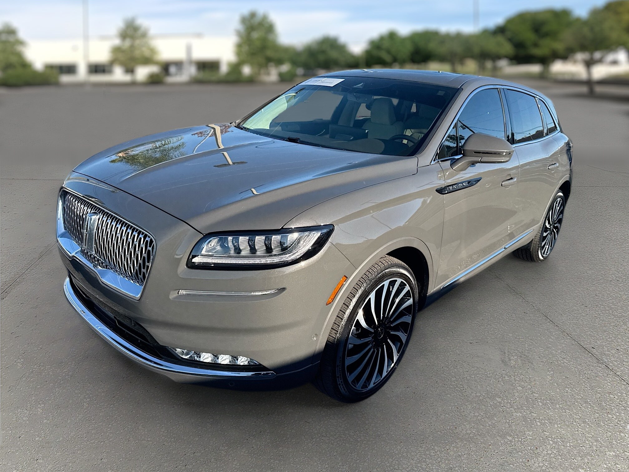 2023 Lincoln Nautilus Black Label photo 3