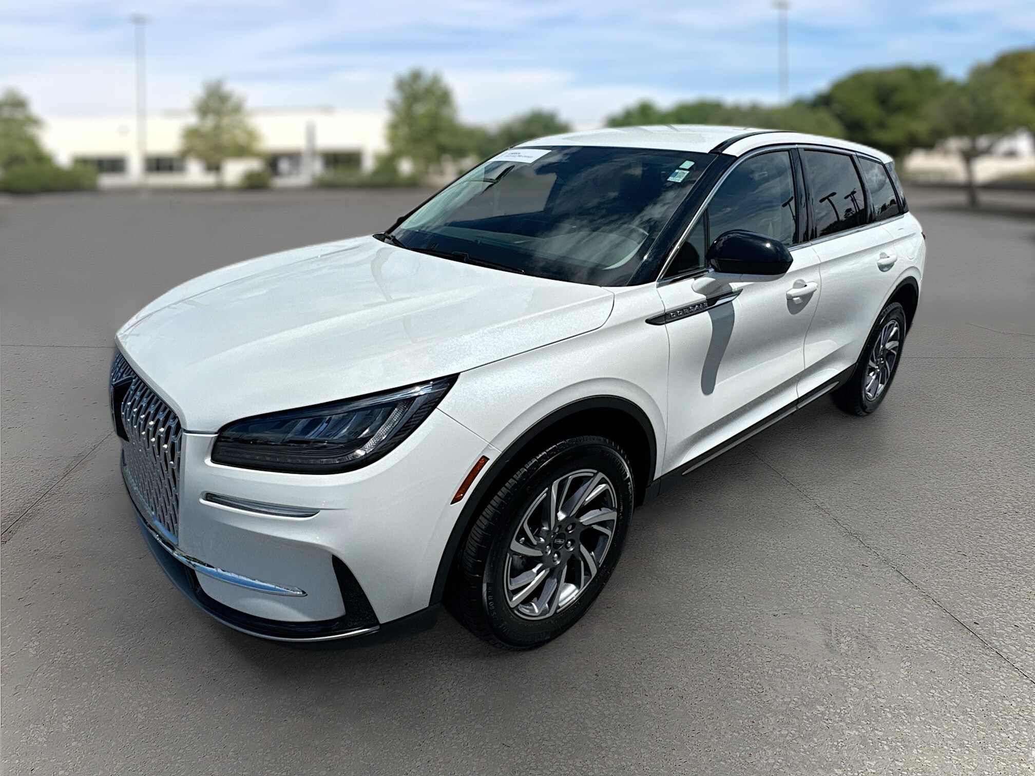 2023 Lincoln Corsair Standard photo 2