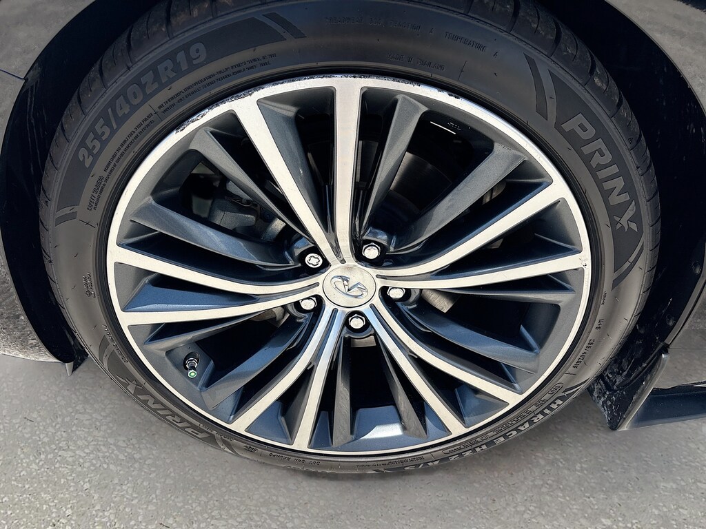 Used 2019 INFINITI Q60 3.0t Luxe RWD