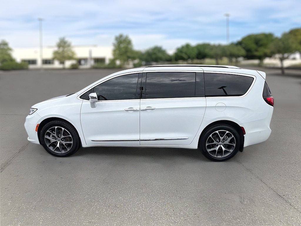 Used 2021 Chrysler Pacifica Limited AWD