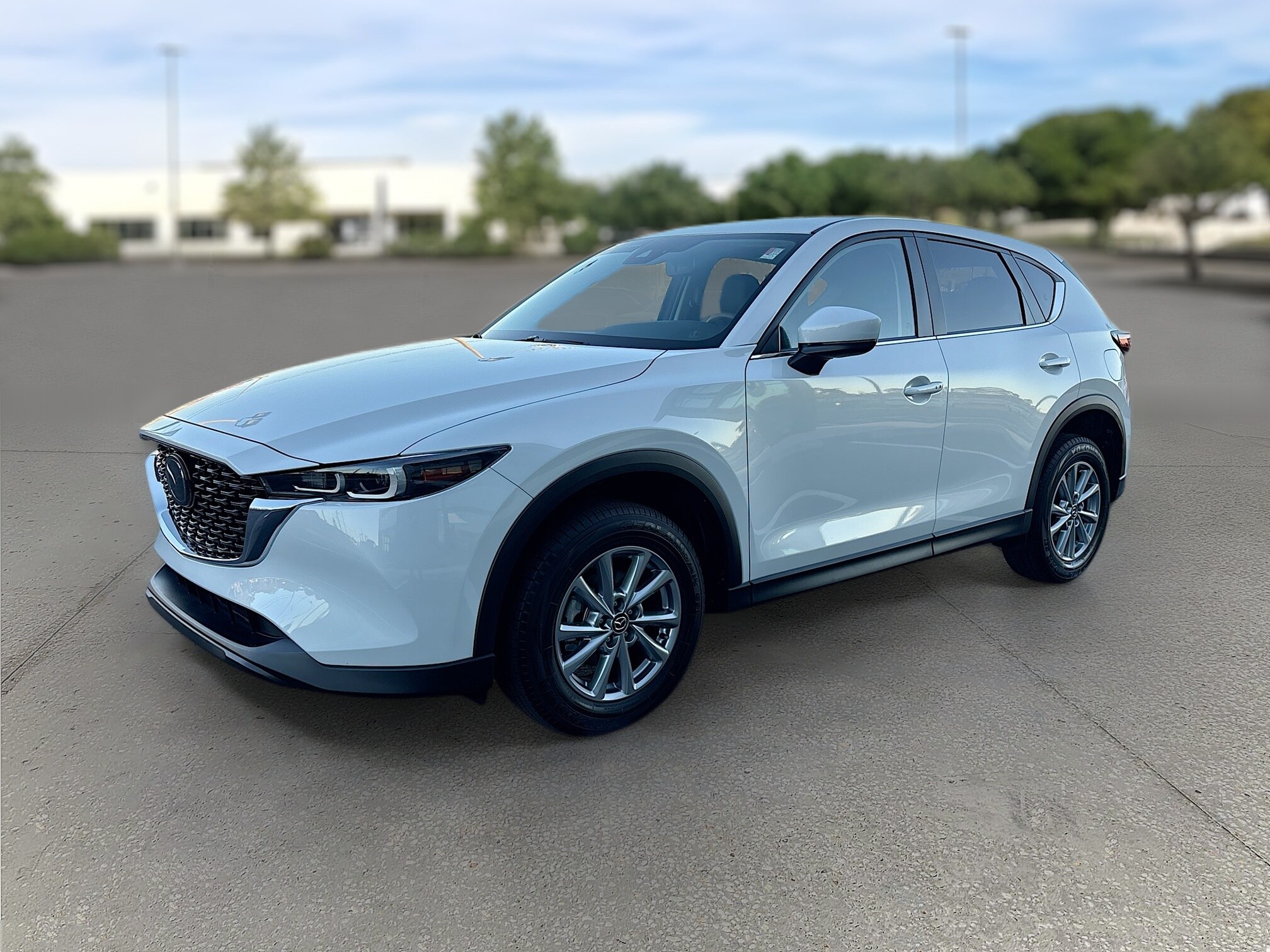 2023 Mazda CX-5 2.5 S Preferred photo 2