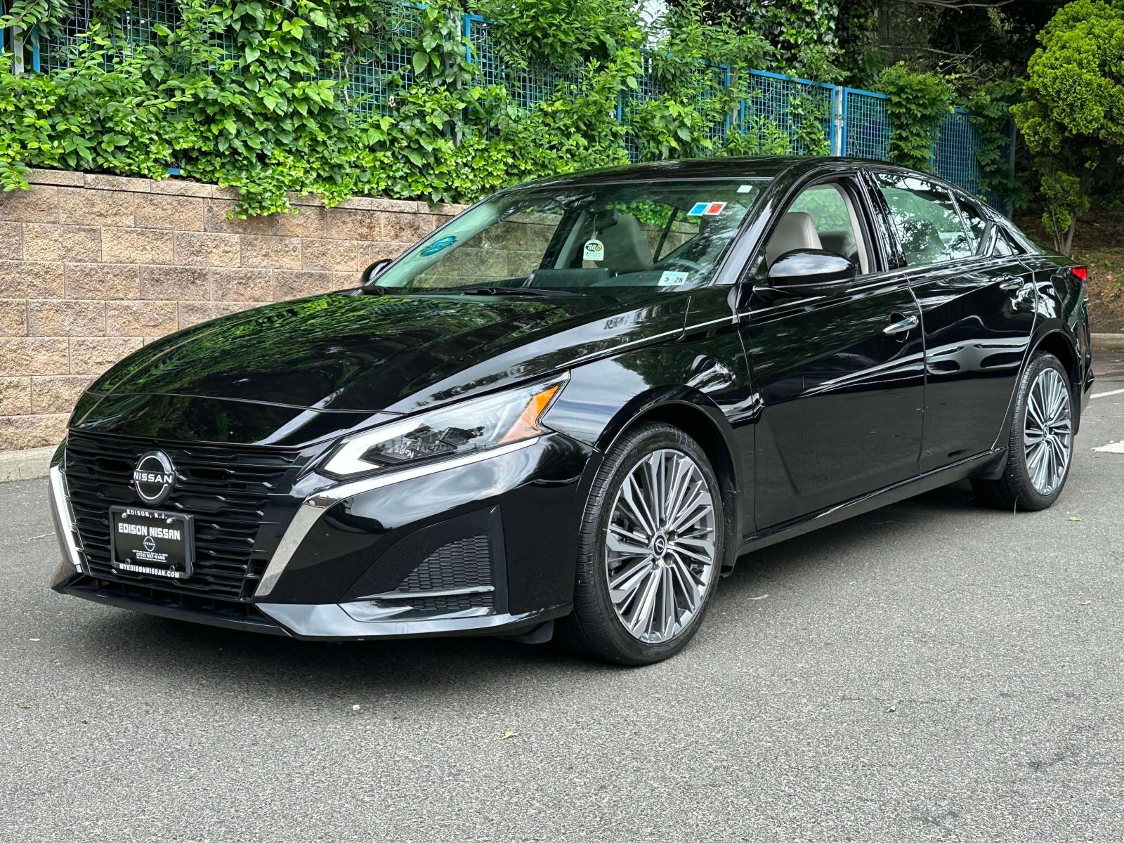 Used 2023 Nissan Altima SL with VIN 1N4BL4EW3PN398215 for sale in Edison, NJ