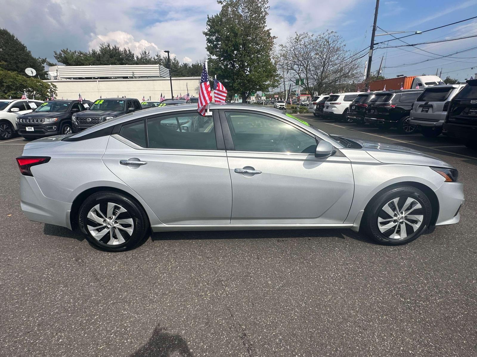 2022 Nissan Altima 2.5 S photo 3