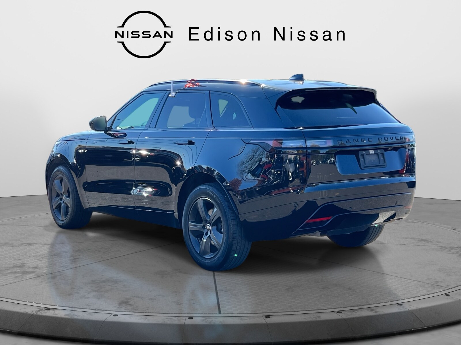 2025 Land Rover Range Rover Velar P250 Dynamic SE photo 3