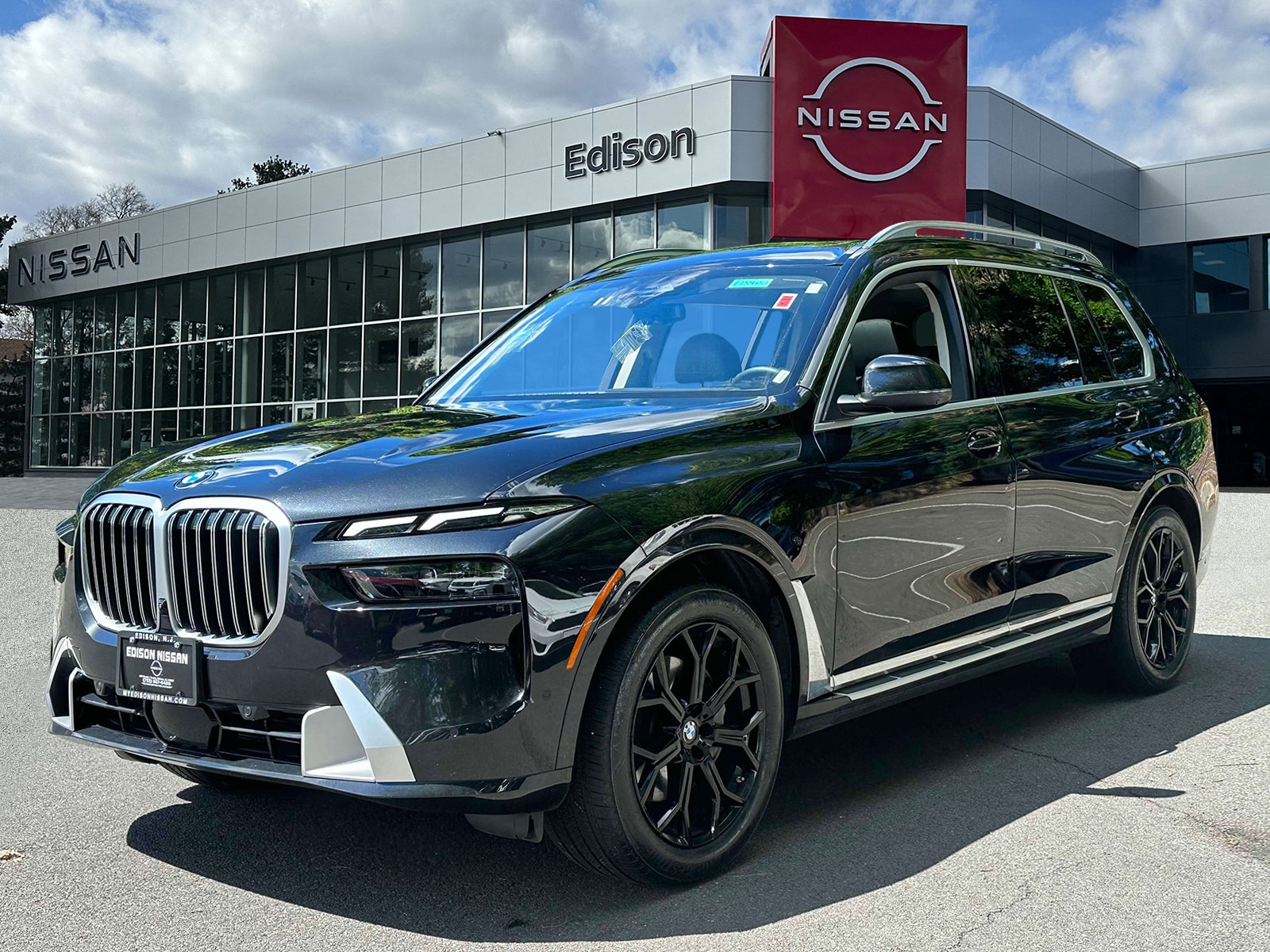 Used 2025 BMW X7 40i with VIN 5UX23EM06S9X95124 for sale in Edison, NJ