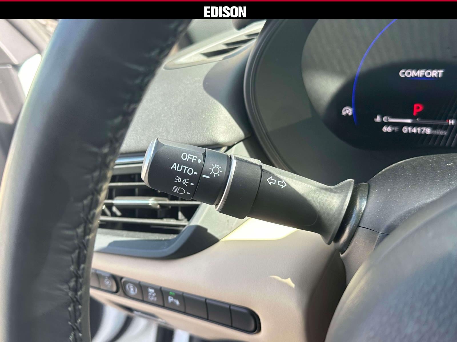 2025 Acura TLX Technology Package - Photo 24