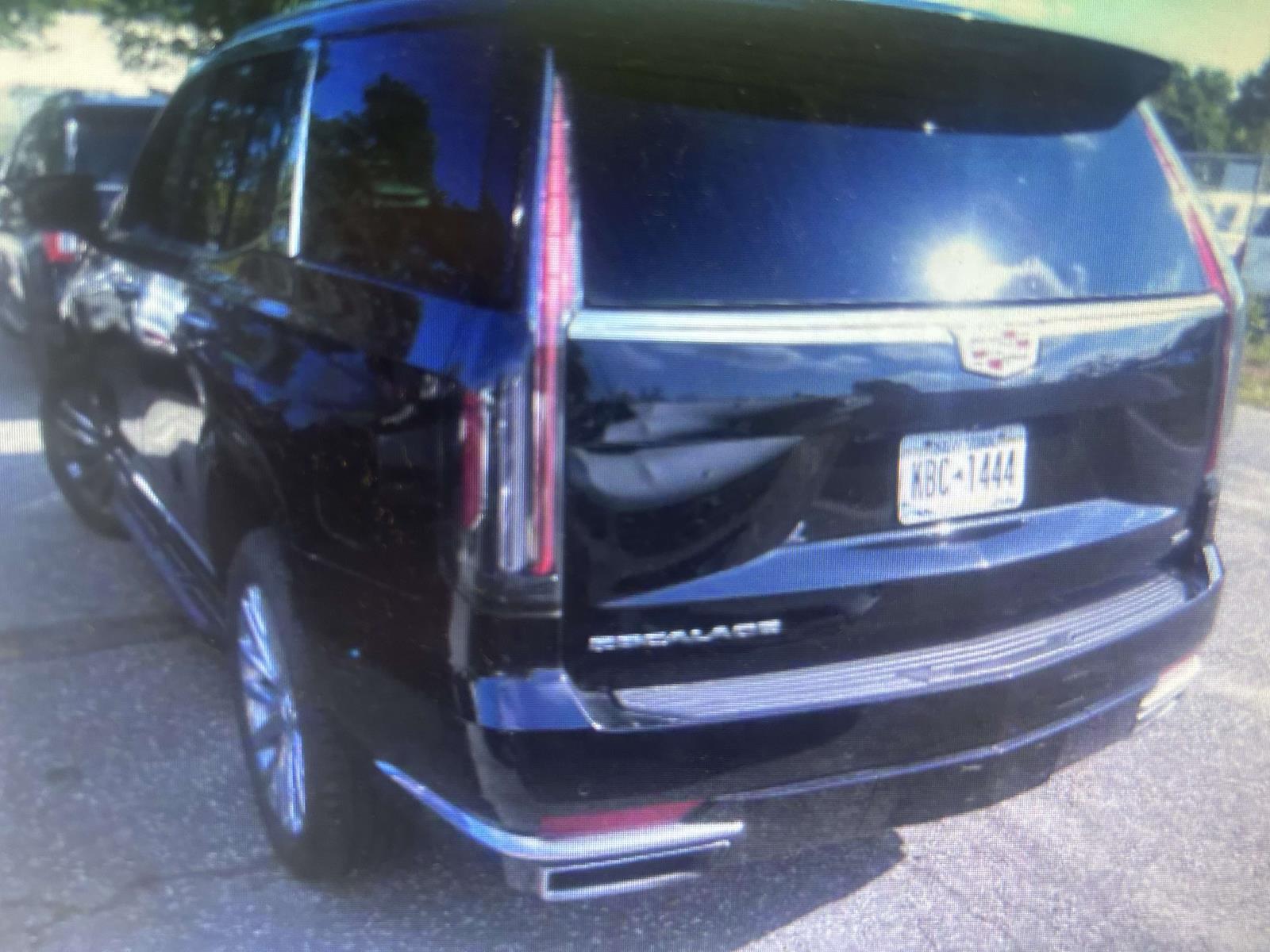 2023 Cadillac Escalade Premium Luxury photo 2