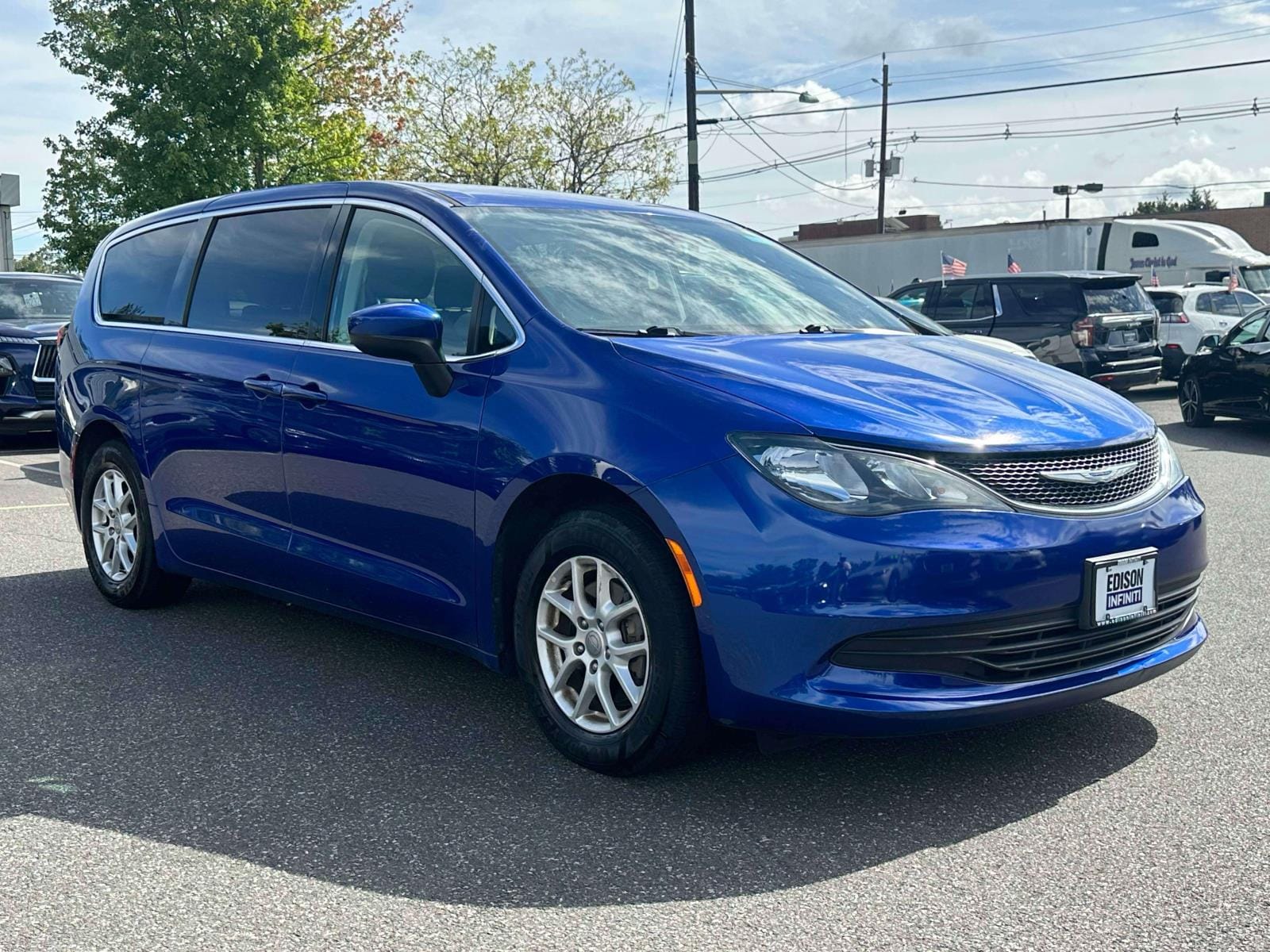 Used 2019 Chrysler Pacifica LX with VIN 2C4RC1CG5KR702191 for sale in Edison, NJ