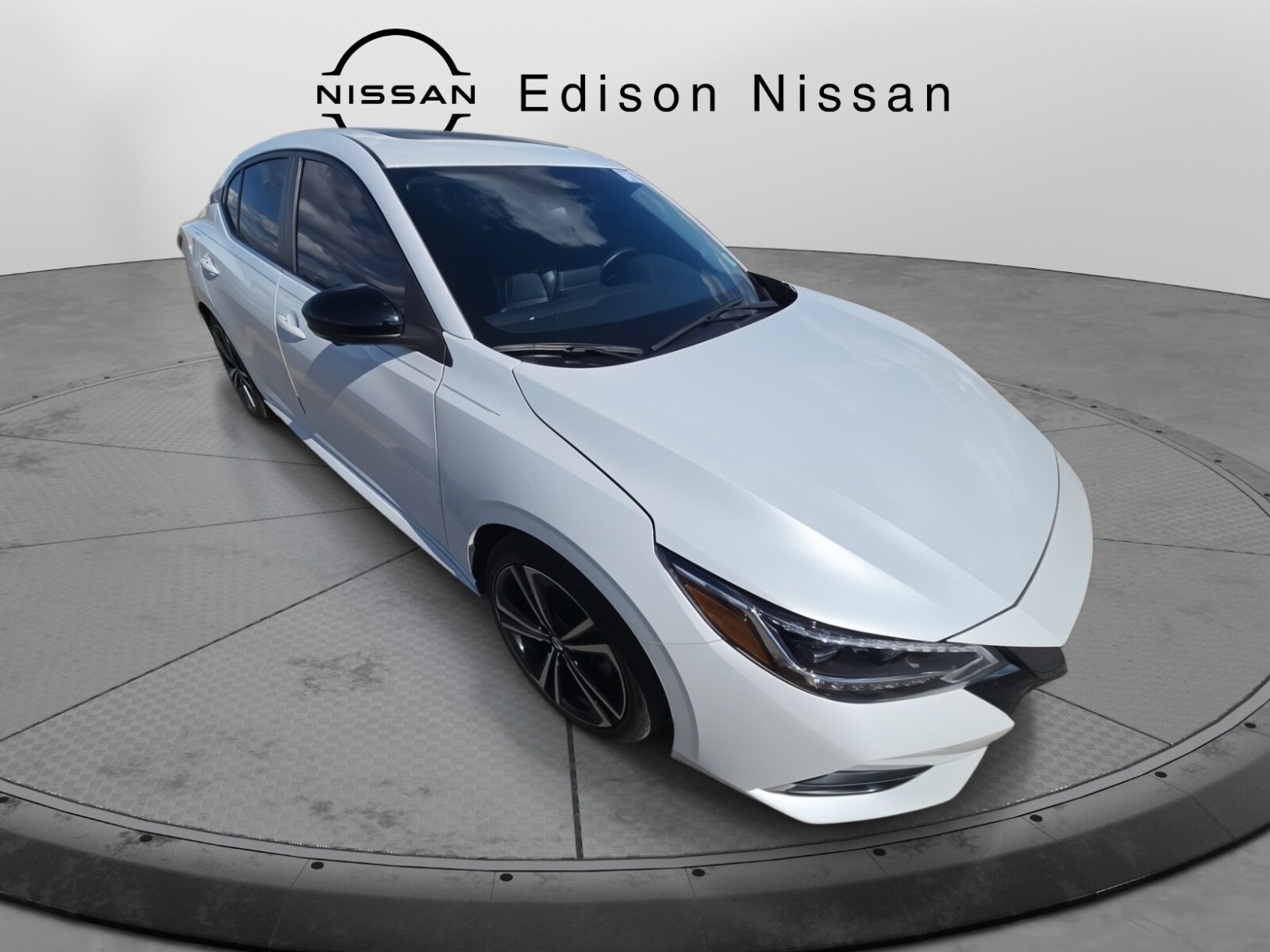 2022 Nissan Sentra SR photo 2