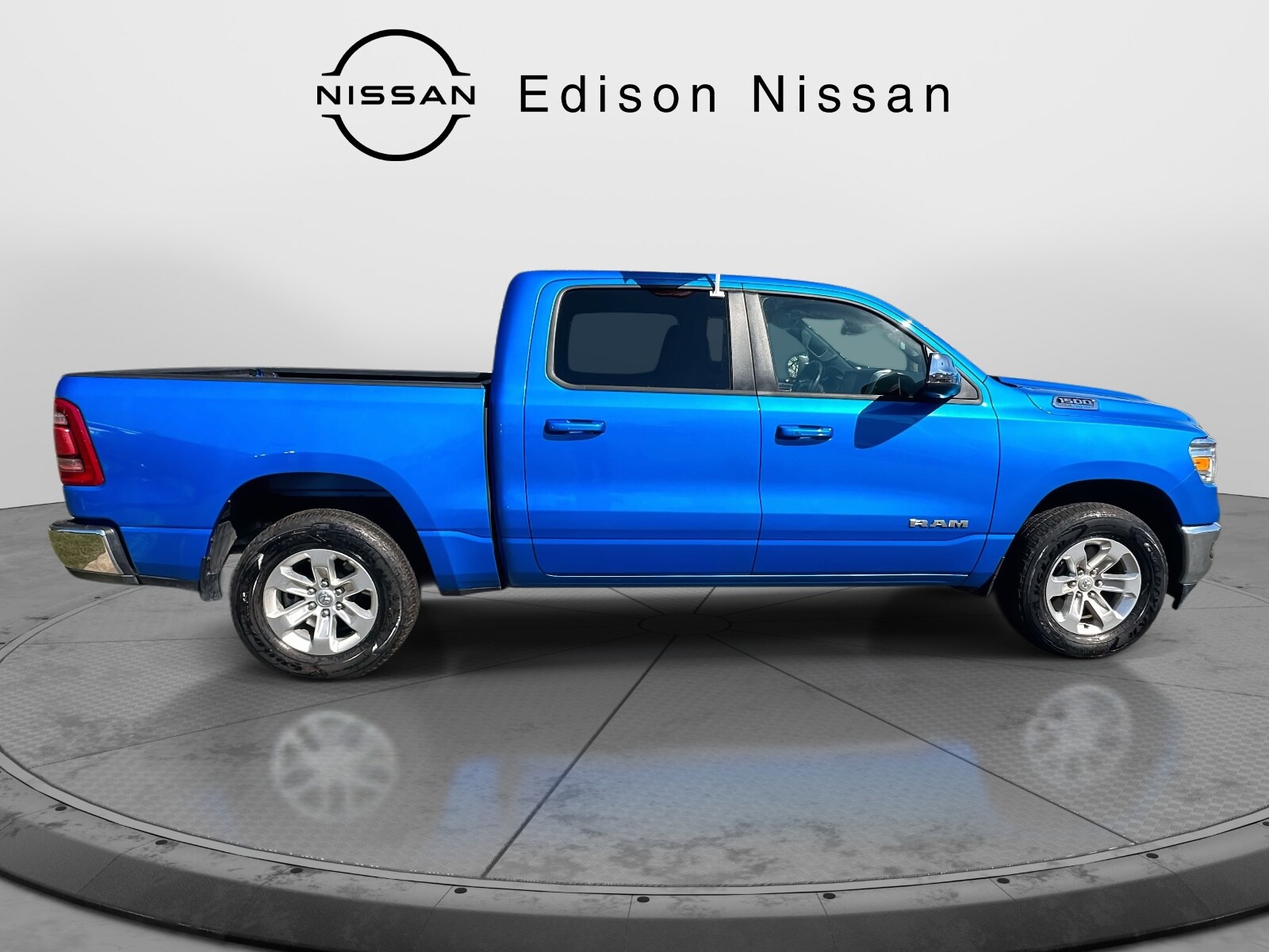 2024 Ram 1500 Laramie photo 3