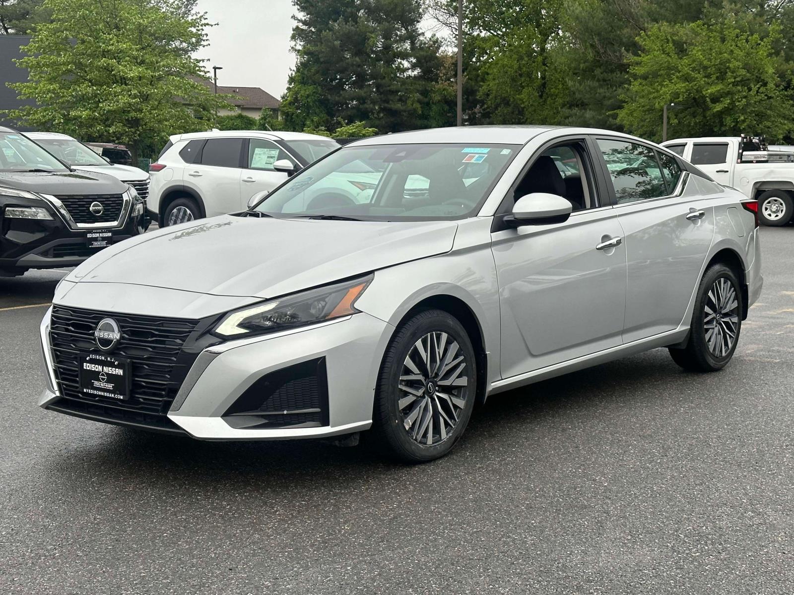 Used 2023 Nissan Altima SV with VIN 1N4BL4DW7PN403241 for sale in Edison, NJ