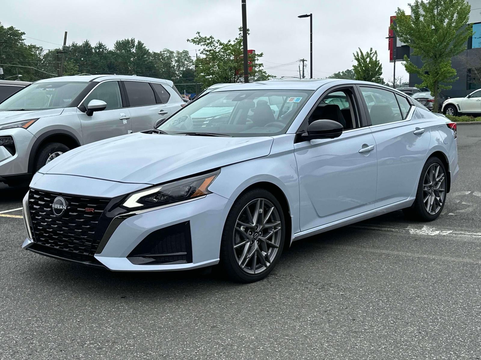 Used 2024 Nissan Altima SR with VIN 1N4AL4CV4RN327467 for sale in Edison, NJ