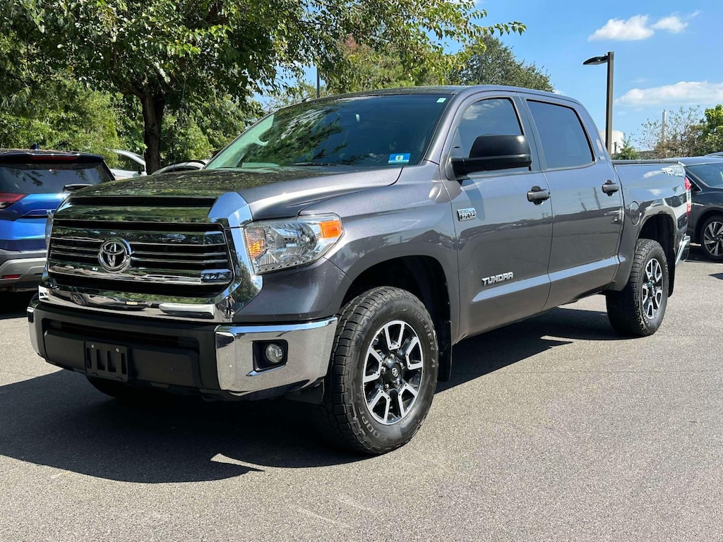 Used 2017 Toyota Tundra 4WD SR5 CrewMax 5.5 Bed 5.7L FFV (Natl) Crew Cab Pickup