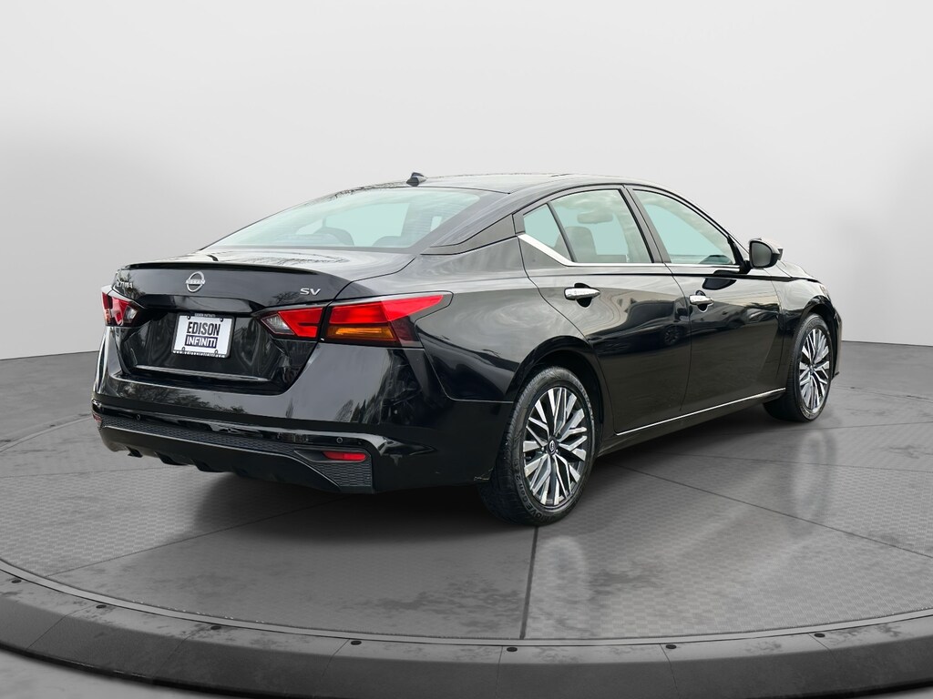 Used 2024 Nissan Altima 2.5 SV Sedan Car