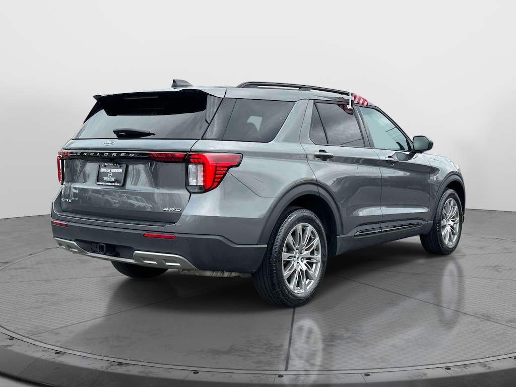 Used 2026 Ford Explorer Active w/100A Pkg 4WD Sport Utility