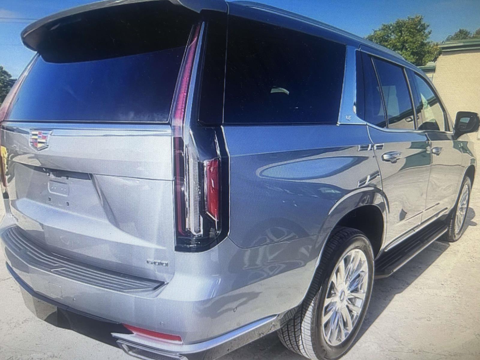 2023 Cadillac Escalade Premium Luxury photo 2