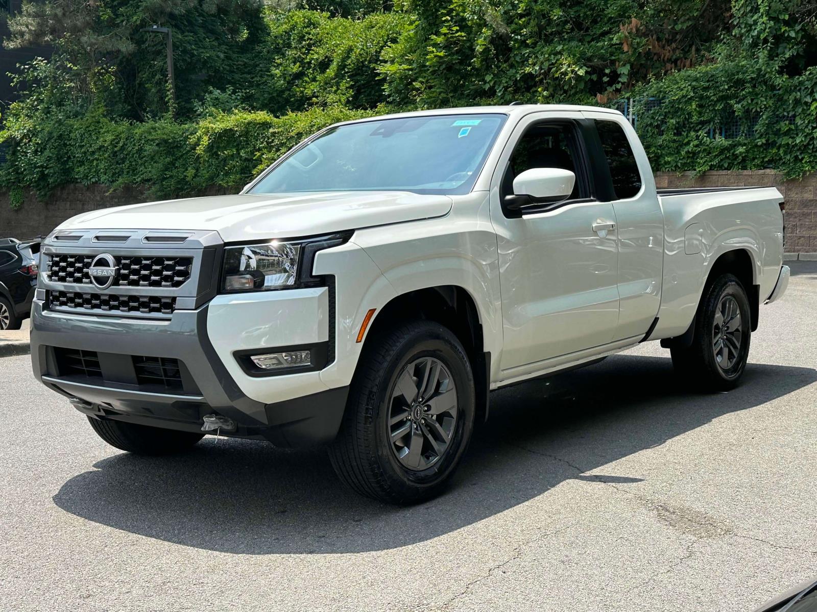 Used 2025 Nissan Frontier SV with VIN 1N6ED1CM6SN615380 for sale in Edison, NJ