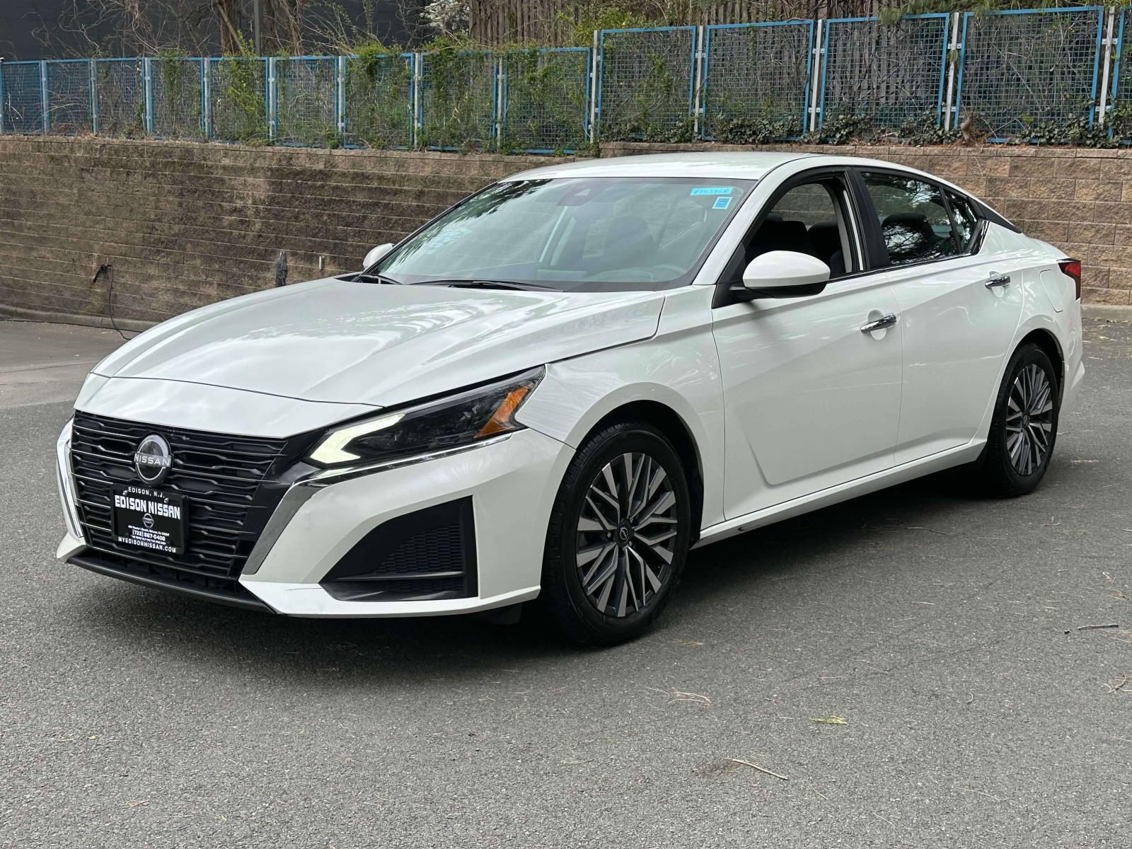 Used 2023 Nissan Altima SV with VIN 1N4BL4DV5PN341877 for sale in Edison, NJ