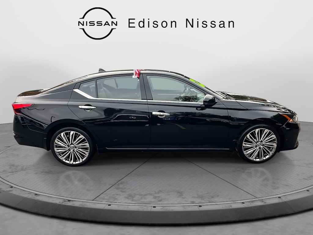 Used 2023 Nissan Altima 2.5 SL Sedan Car