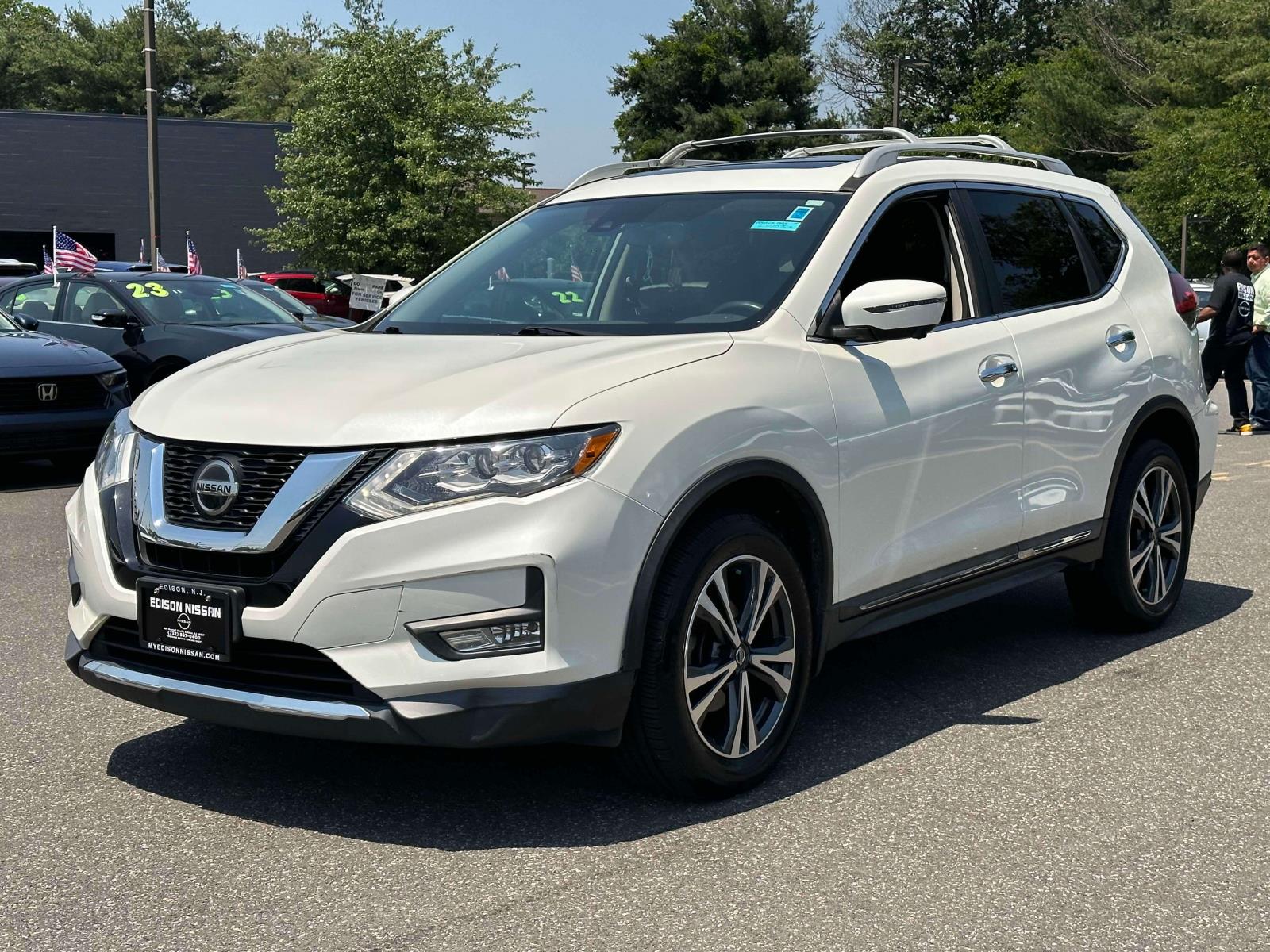 Used 2018 Nissan Rogue SL with VIN 5N1AT2MVXJC839145 for sale in Edison, NJ