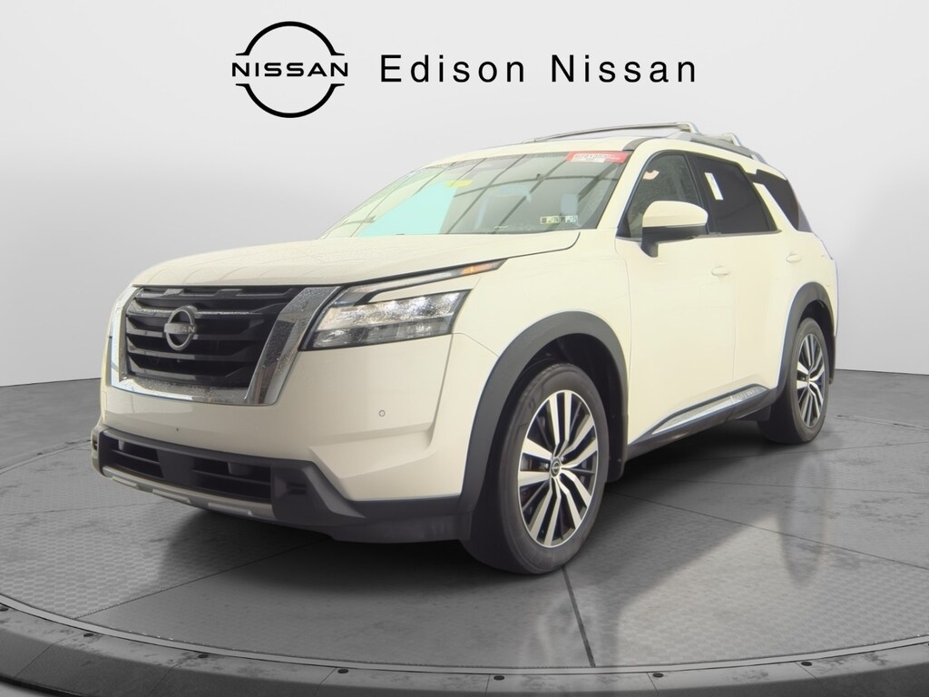 Used 2024 Nissan Pathfinder Platinum 4WD Sport Utility
