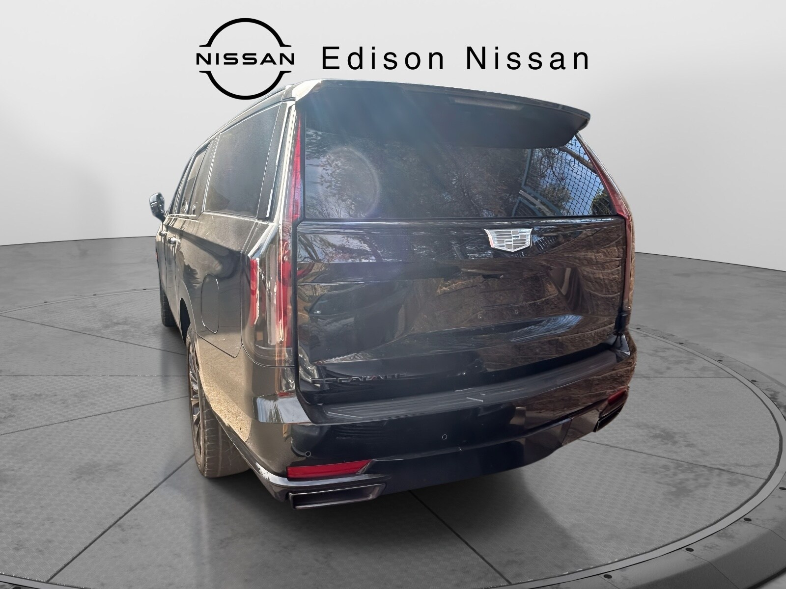 2023 Cadillac Escalade ESV Sport Platinum photo 3