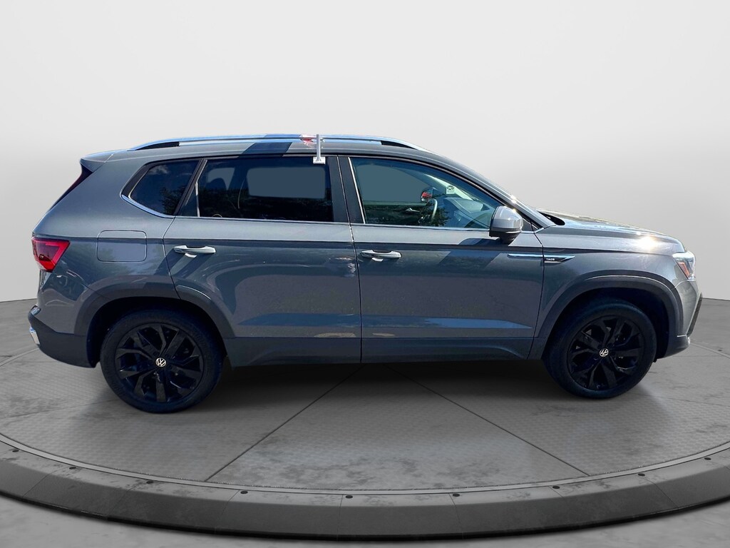 Used 2022 Volkswagen Taos SE 4MOTION Sport Utility