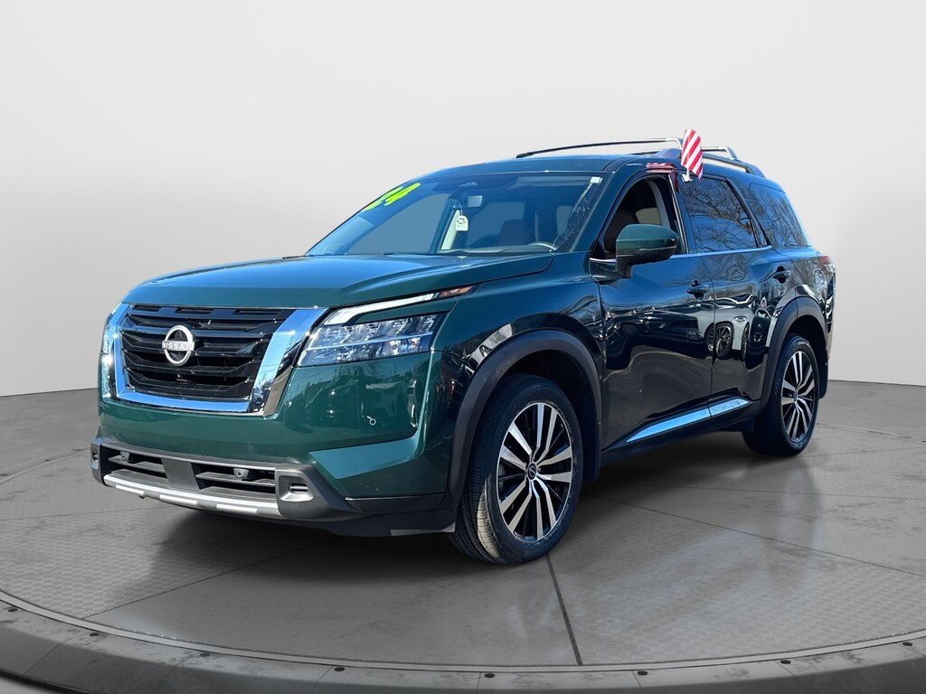 Used 2024 Nissan Pathfinder Platinum 4WD Sport Utility