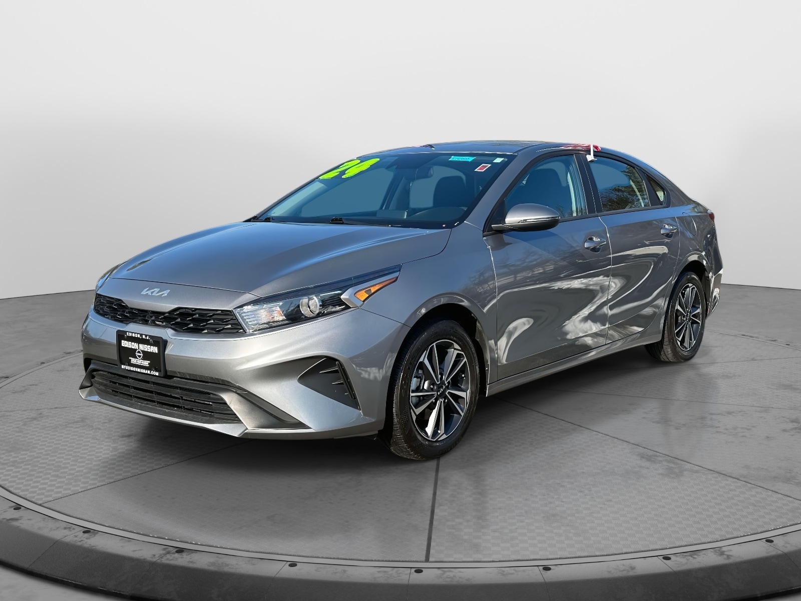 Used 2024 Kia Forte LXS with VIN 3KPF24AD5RE709976 for sale in Edison, NJ