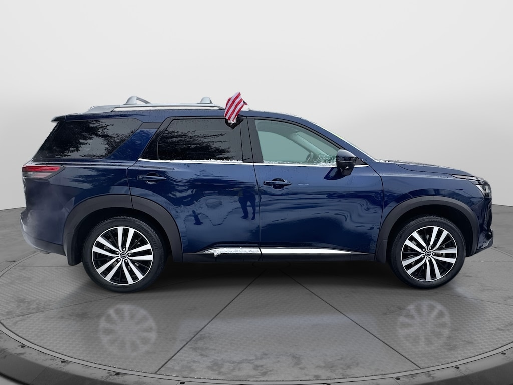 Used 2024 Nissan Pathfinder Platinum 2WD Sport Utility