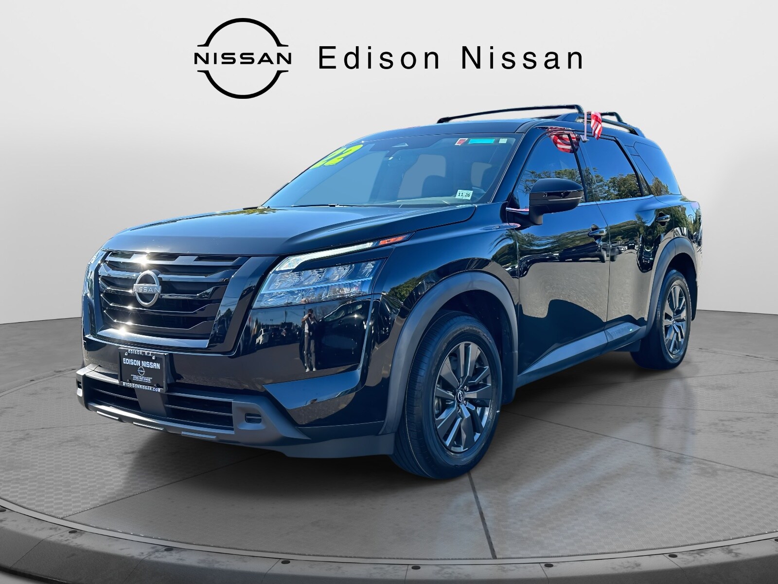 2022 Nissan Pathfinder SV photo 2
