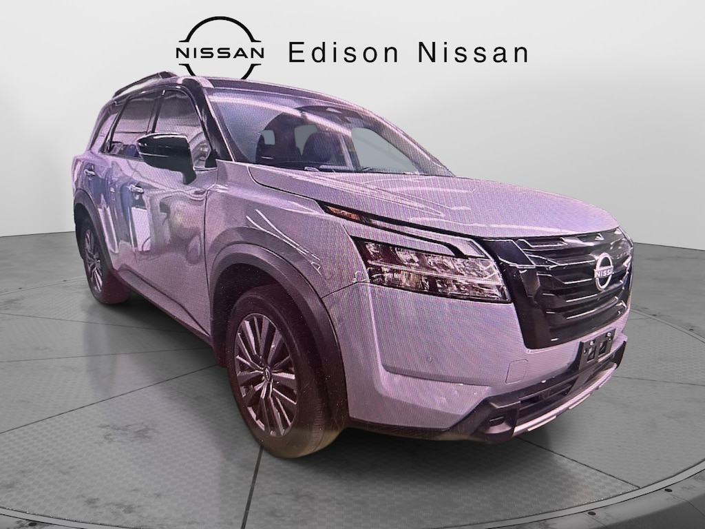 Used 2024 Nissan Pathfinder SL 4WD Sport Utility