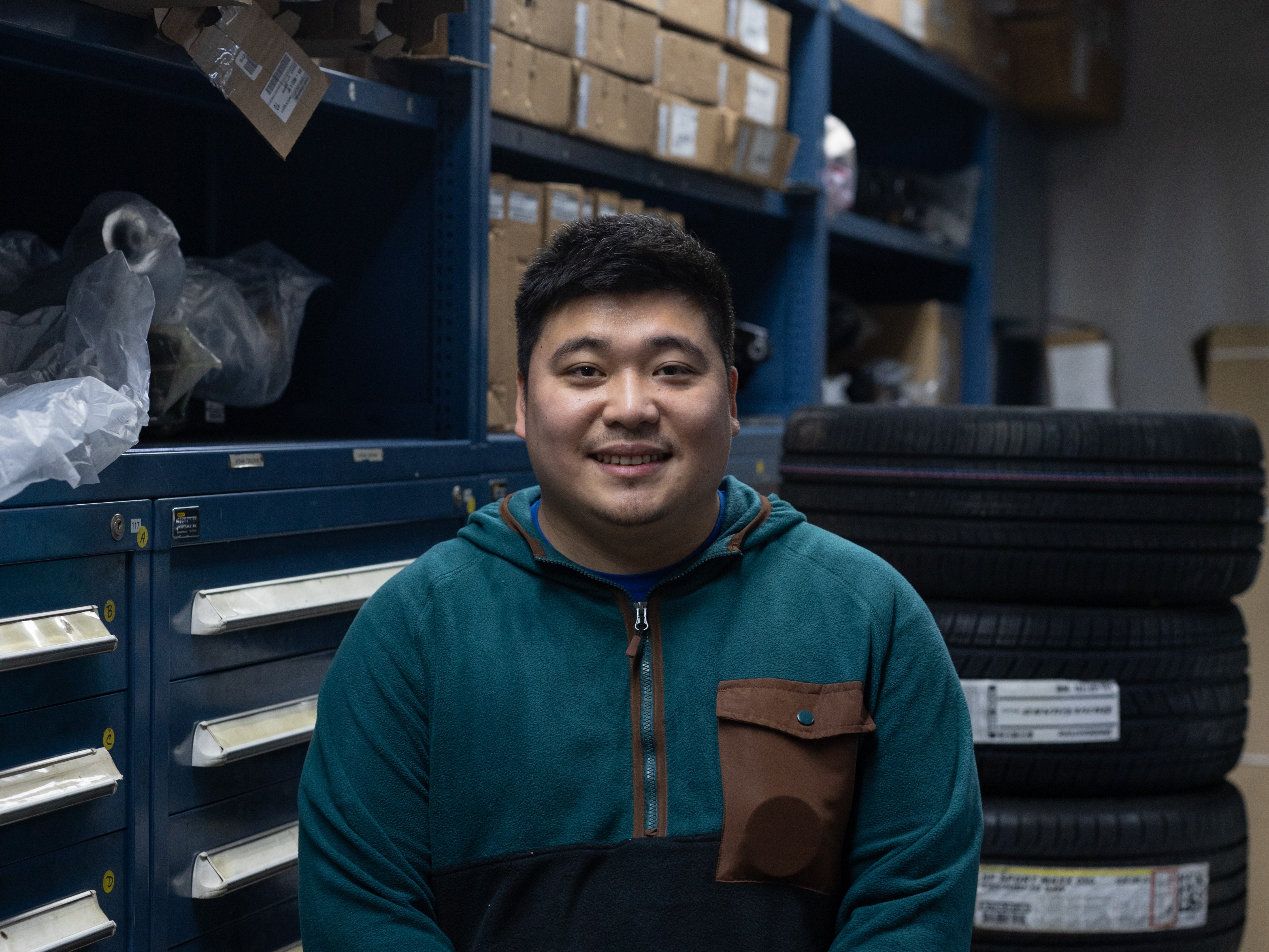 Staff member Yuan Li from ID_2db919