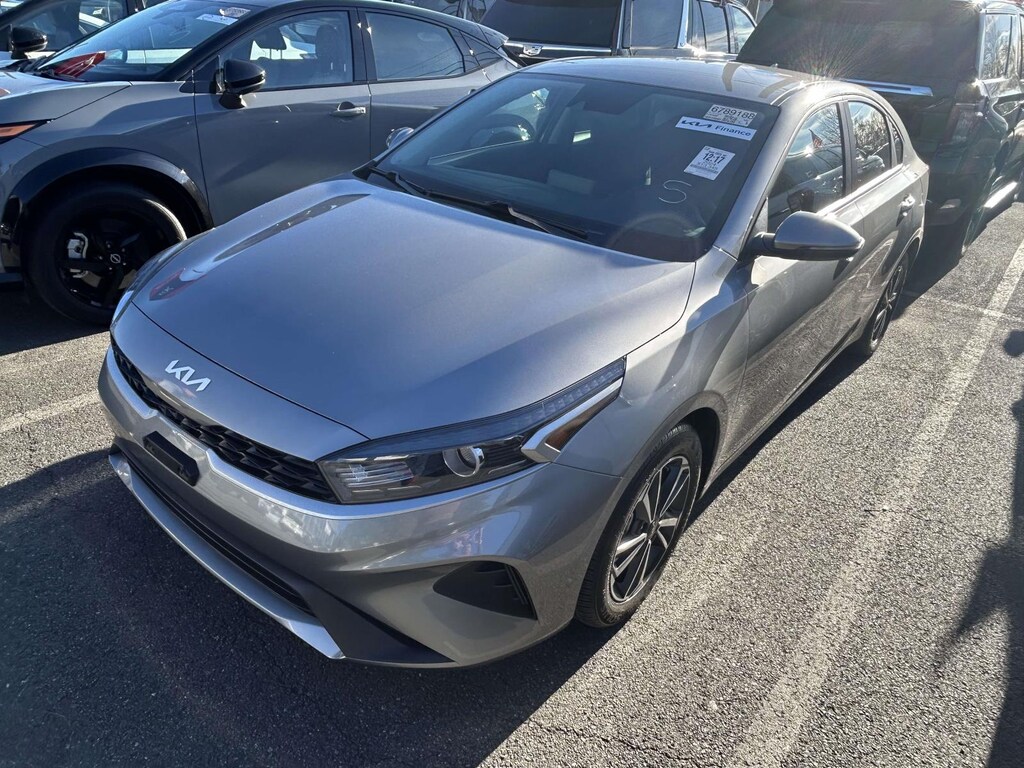 Used 2024 Kia Forte LXS IVT Car