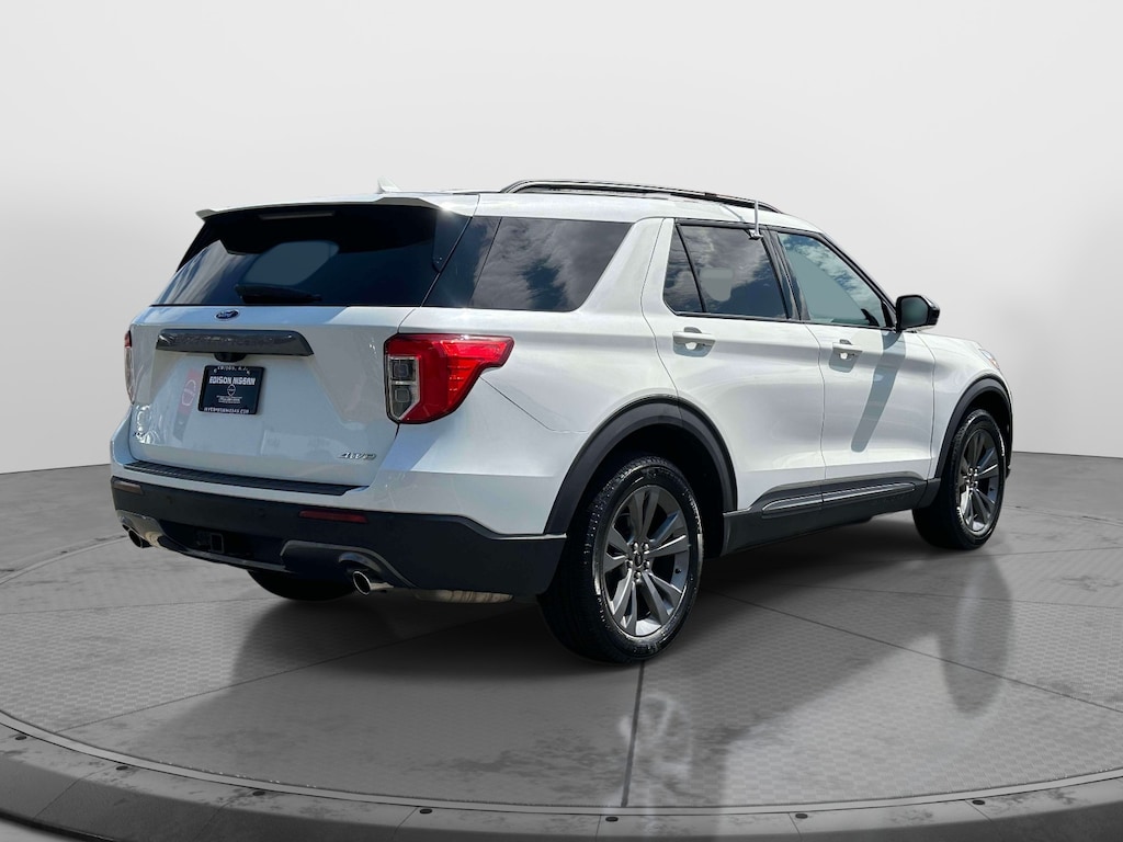 Used 2023 Ford Explorer XLT 4WD Sport Utility
