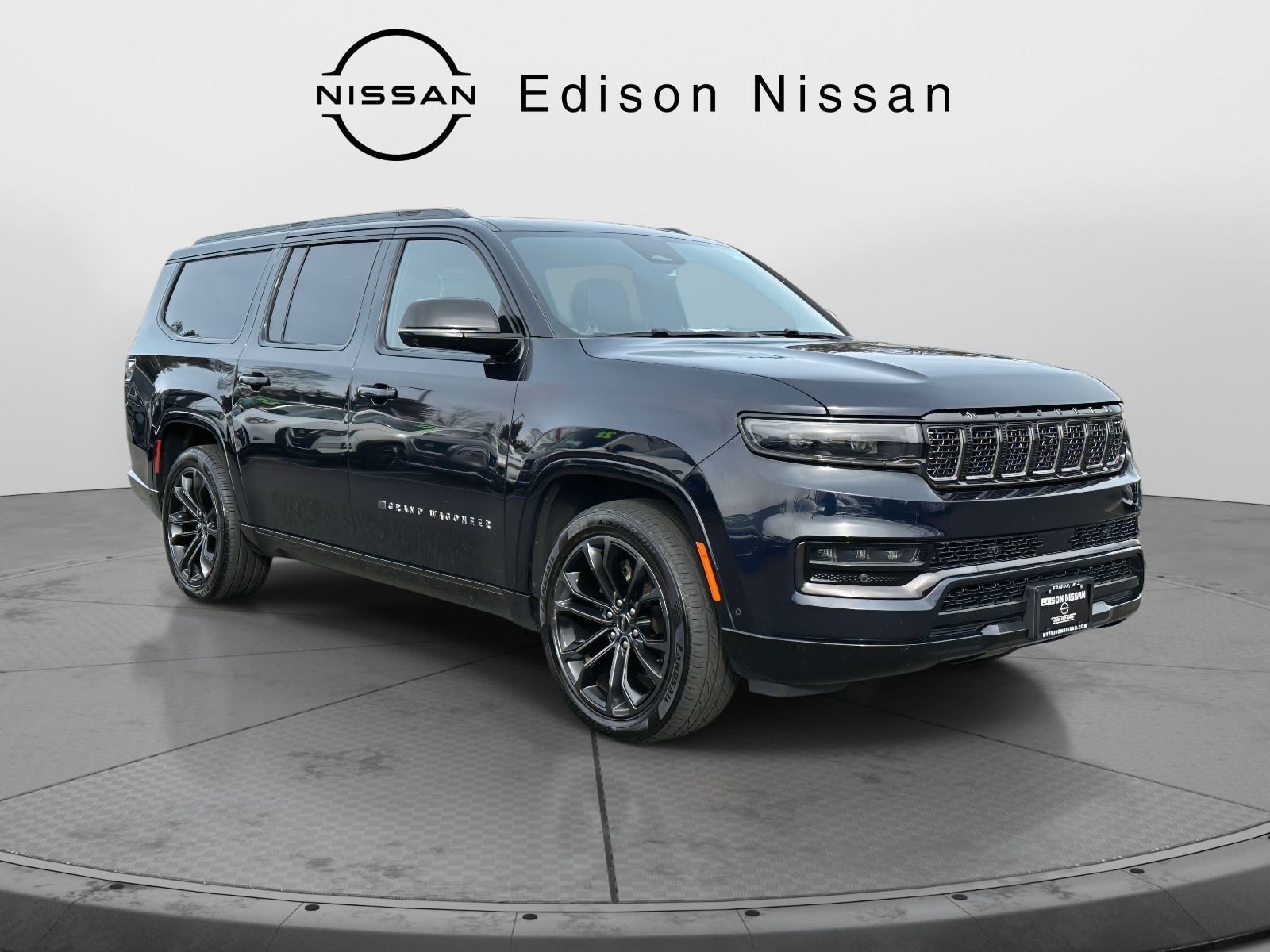 2024 Jeep Grand Wagoneer L Series II's photo