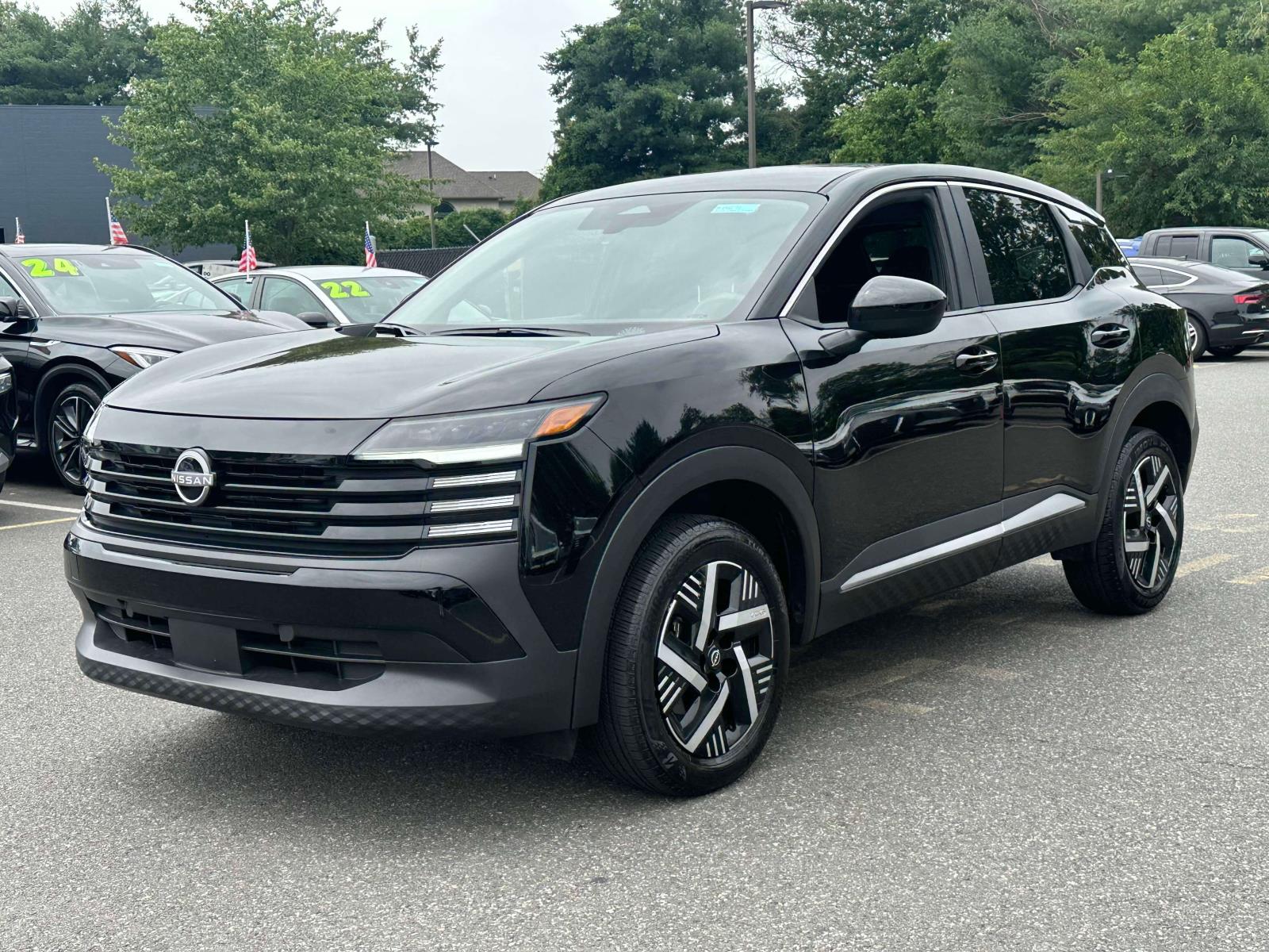 2025 Nissan Kicks SV photo 2