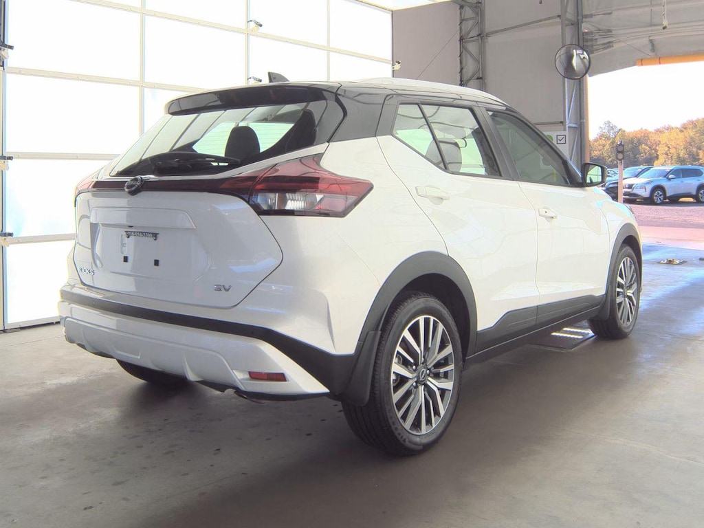 Used 2024 Nissan Kicks SV FWD Sport Utility