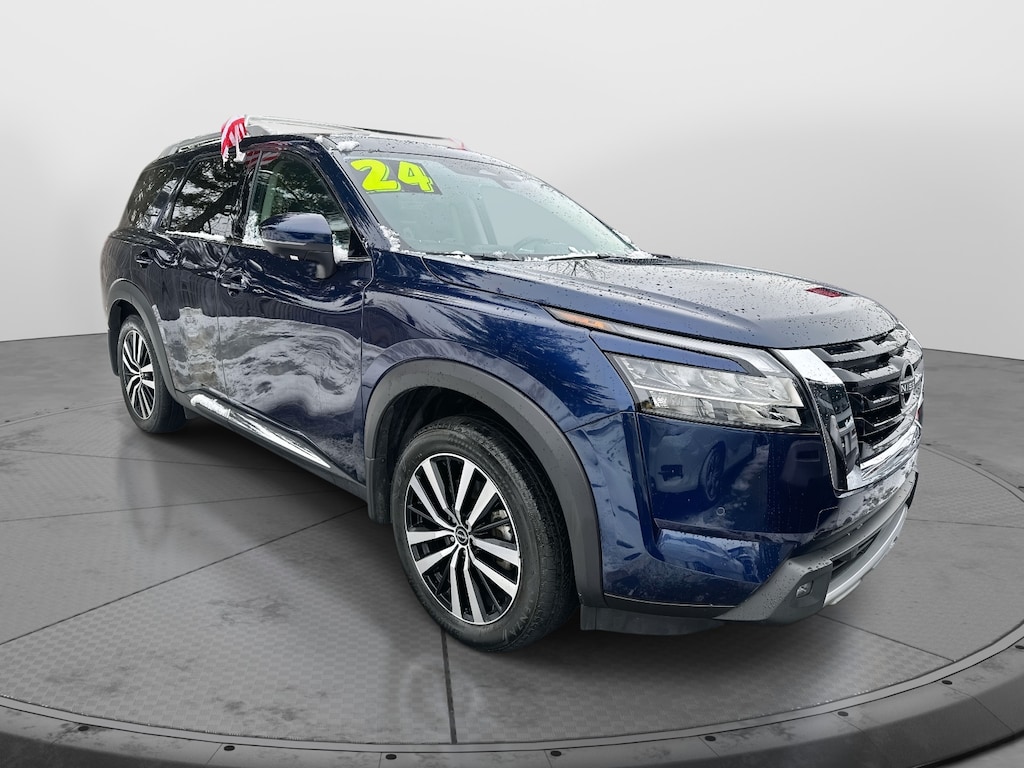 Used 2024 Nissan Pathfinder Platinum 2WD Sport Utility