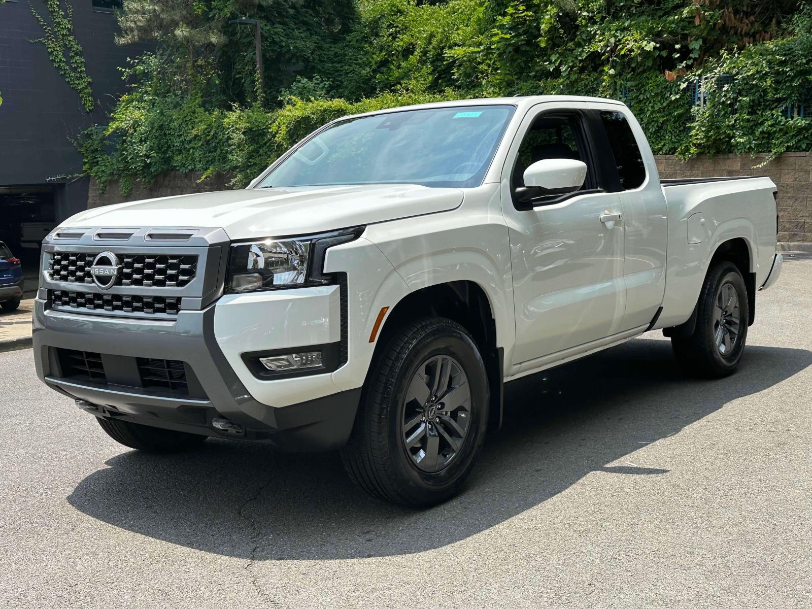 Used 2025 Nissan Frontier SV with VIN 1N6ED1CM8SN623674 for sale in Edison, NJ